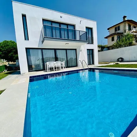 Yaylakoy Ozel Havuzlu Private